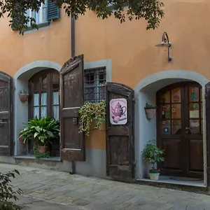 Bed & Breakfast Antica Casa Dei Rassicurati *****